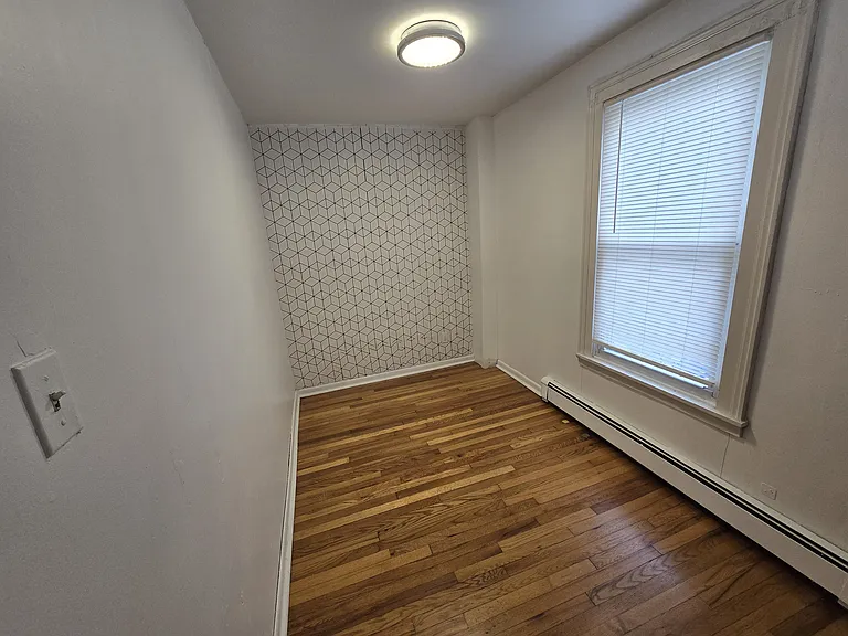 588 6th Ave #1 — Photo 4