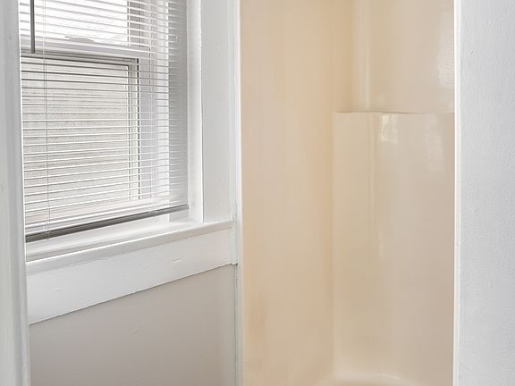 3rd image of 1510 S 4th St APT 5