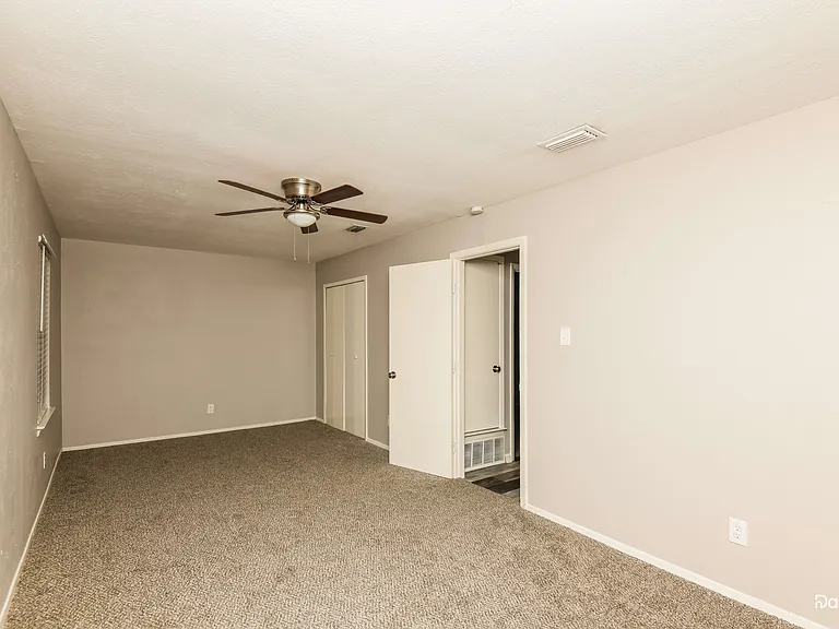 6431 Moonhill Dr — Photo 9