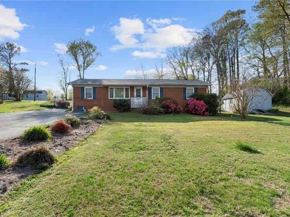 5095 Elmwood St, Trinity, NC 27370