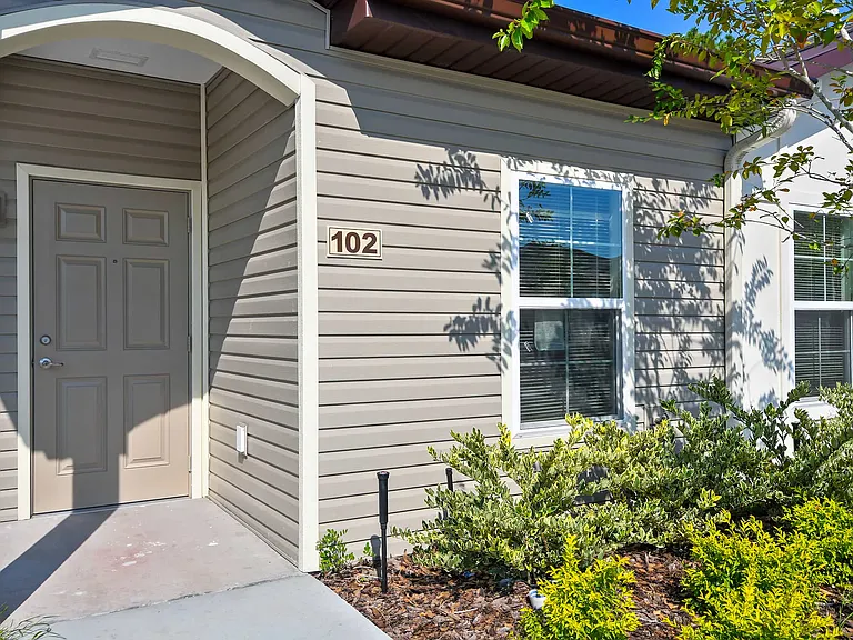 Spring Tree Village Apartments — Photo 43