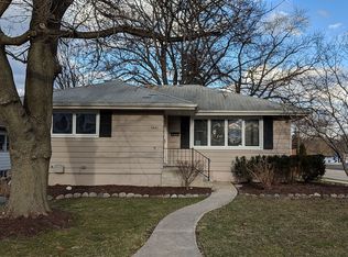 5441 Fairmount Ave, Downers Grove, IL 60515