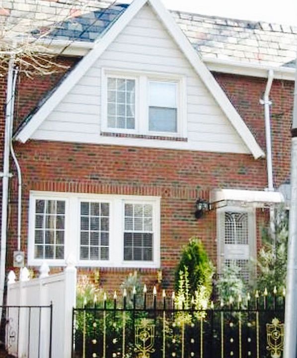 1st image of 2621 98th St