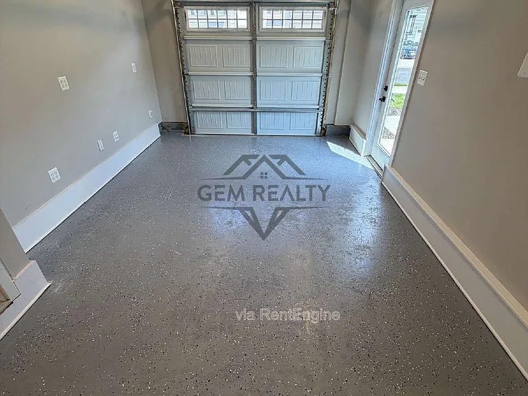 8700 Stevenson Ln — Photo 11