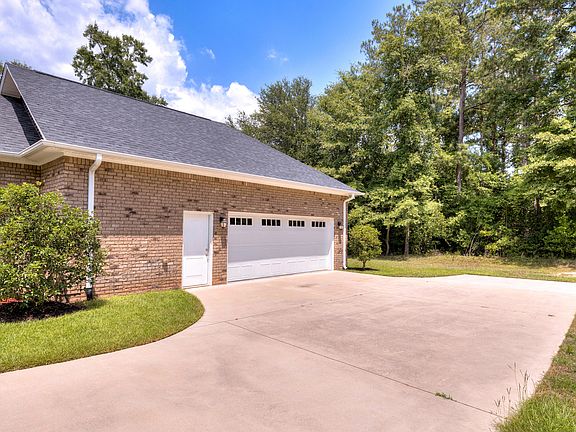 4th image of 55 Eveningshade Ln