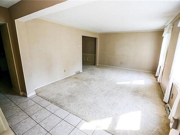3rd image of 4065 Meadow Gtwy