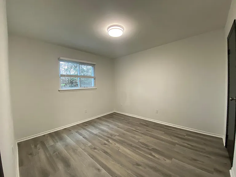 740 Mozley Dr SE #B6 — Photo 10