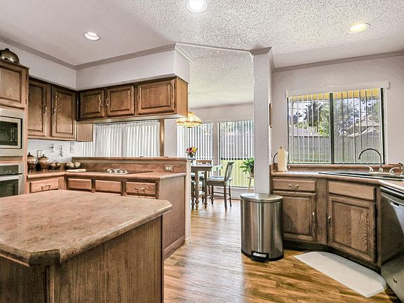 2nd image of 6706 Saddle Ridge Rd