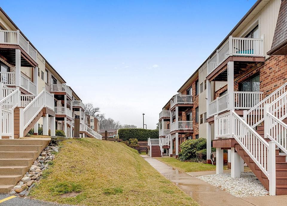 1st image of 7224 Hilltop Dr #106