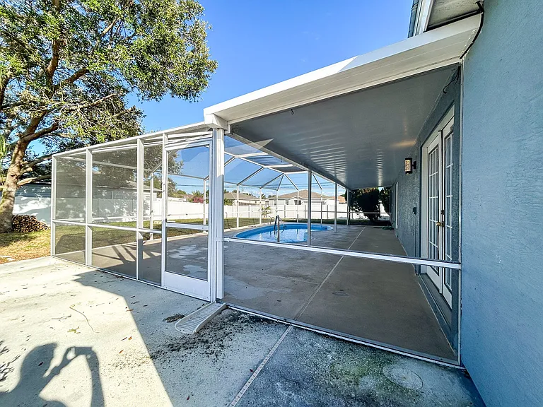 967 SW Aviation Ave — Photo 42