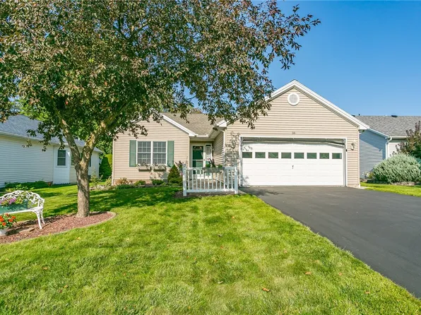 34 College Greene Dr, North Chili, NY 14514