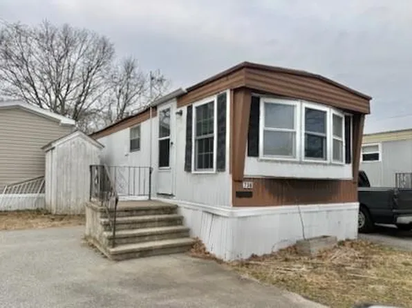 738 Forest Ave, Middletown, RI 02842