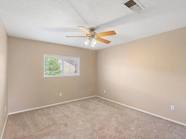 12428 Rainier Way NE — Photo 26