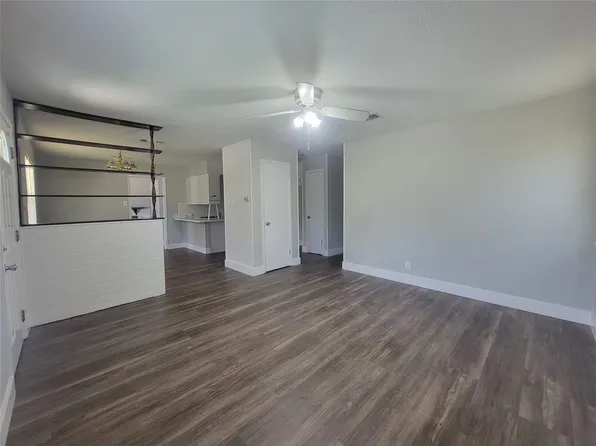 829 E Mustang St, Crowley, TX 76036
