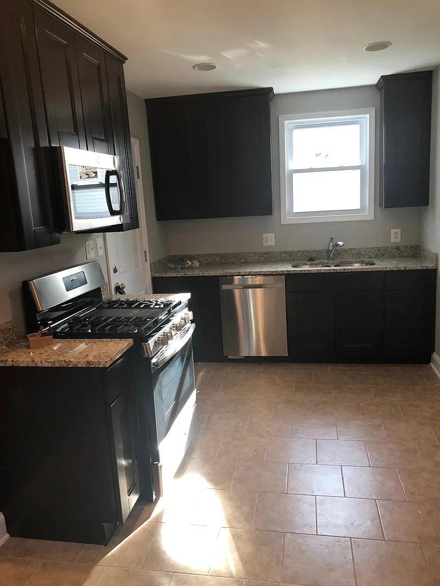 3214 9th Pl SE photo 1