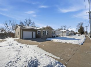 1610 Kane St, Dubuque, IA 52001