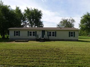 409 W Lottie St, Sesser, IL 62884