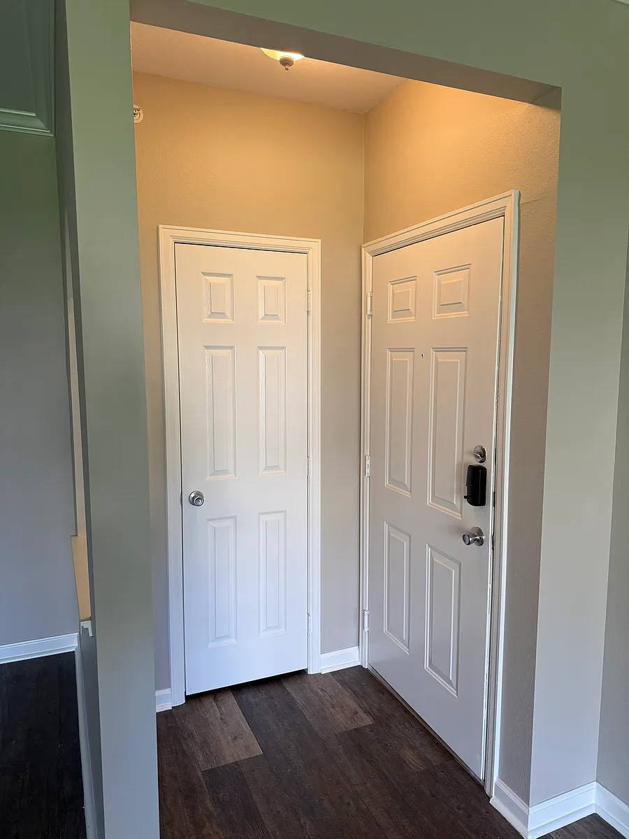 Entryway - 7423 S Quail Cir