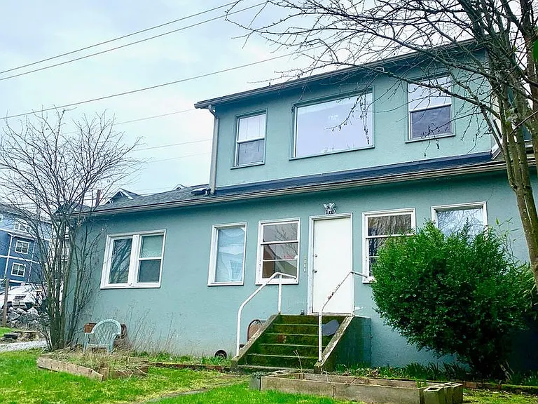 1110 N Forest St — Photo 1