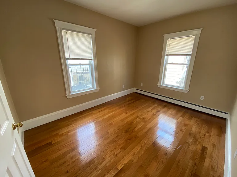 106 Glenwood Rd — Photo 4