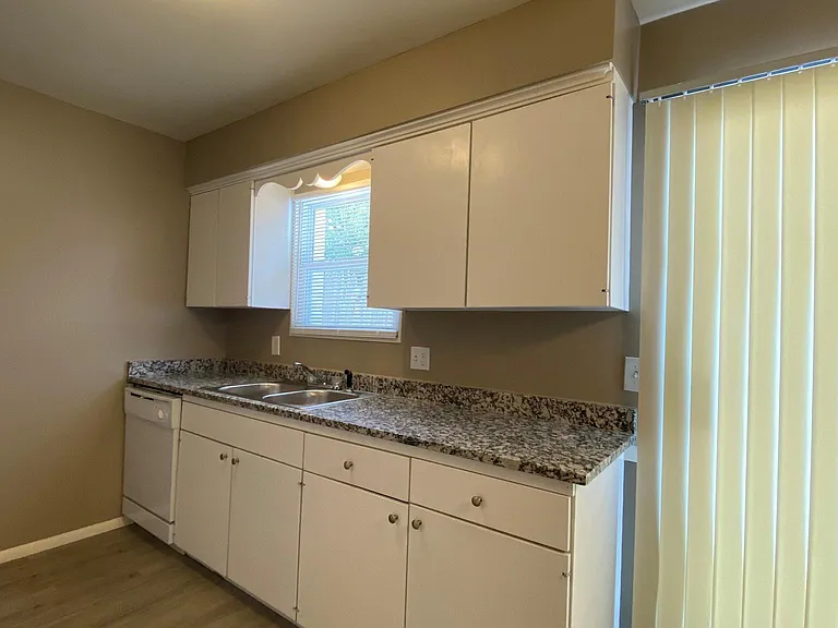 6912 S 67th East Ave — Photo 8