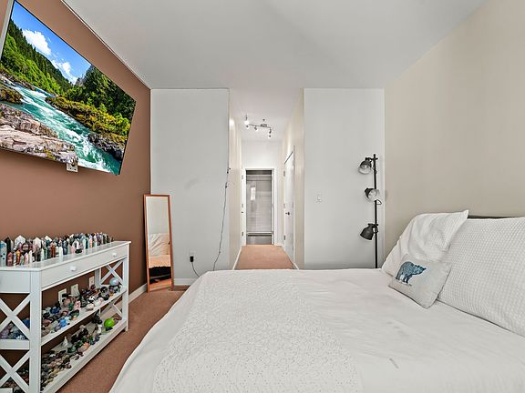 5th image of 333 Santana Row APT 300