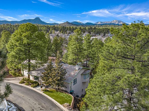 2nd image of 1047 Hyland Cir