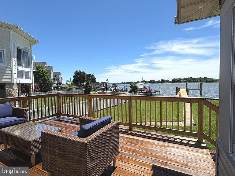9135 Cuckold Point Rd — Photo 15