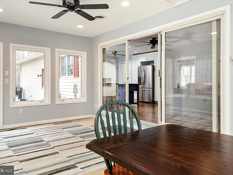 8953 Treesdale Dr — Photo 14