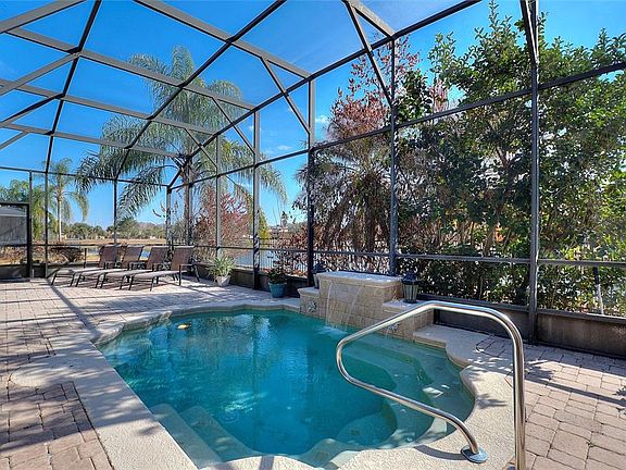 4th image of 927 San Raphael St