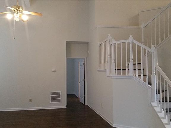 5th image of 1890 Green Oak Cir