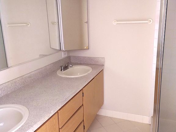 5th image of 599 Green Springs Pl