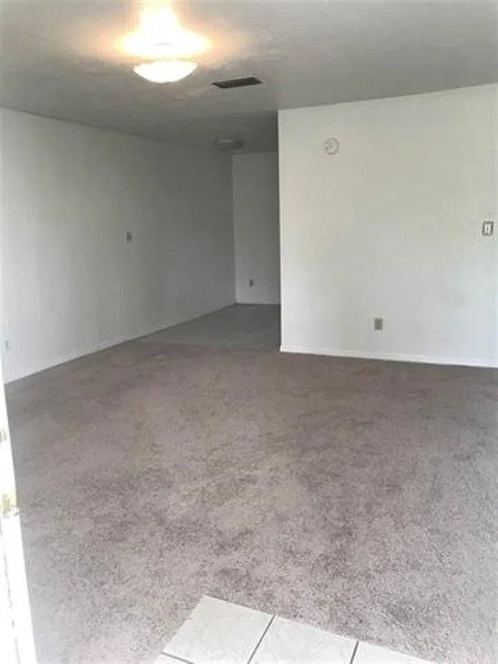 2 bed, 858 sqft, $1,100 — Photo 2
