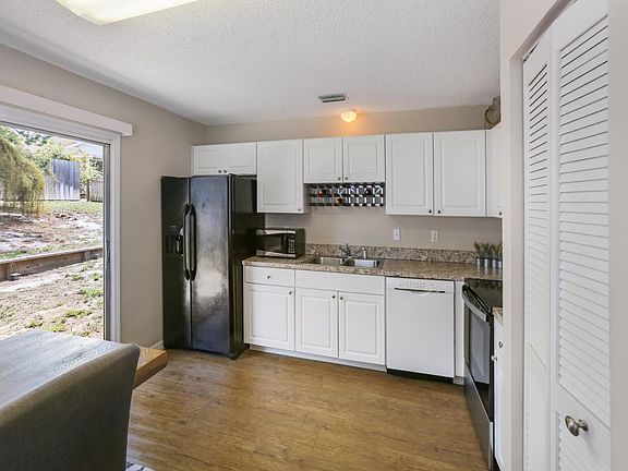 Home For Sale In DIXIE HEIGHTS UNIT NO 1 A