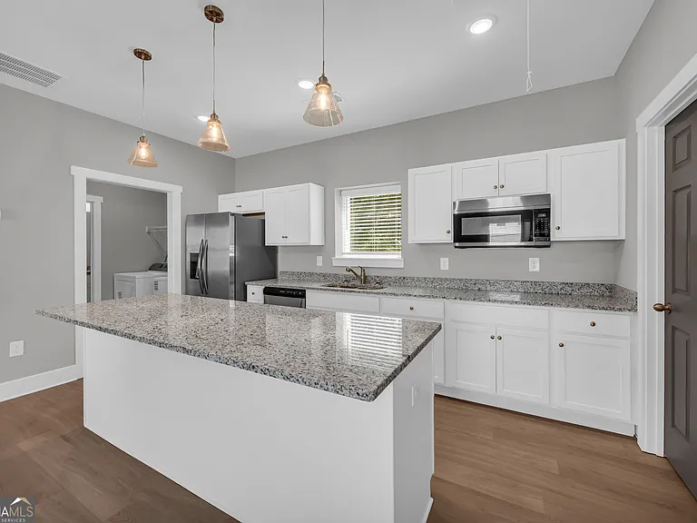 185 Miller St #B — Photo 6