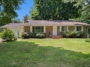 3403 W Shiawassee Ave, Fenton, MI 48430