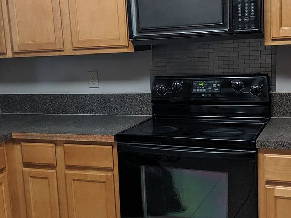 3rd image of 5150 Playpen Dr Unit 15