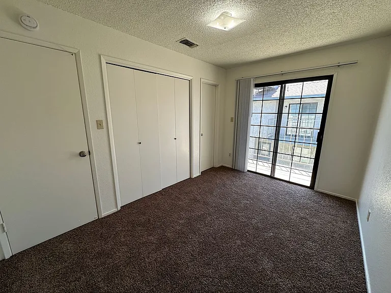 7809 S Laurelglen Blvd — Photo 7