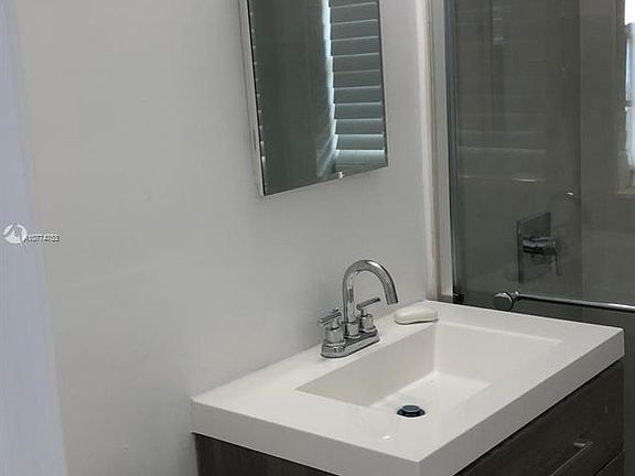 3rd image of 2050 Bay Dr #309