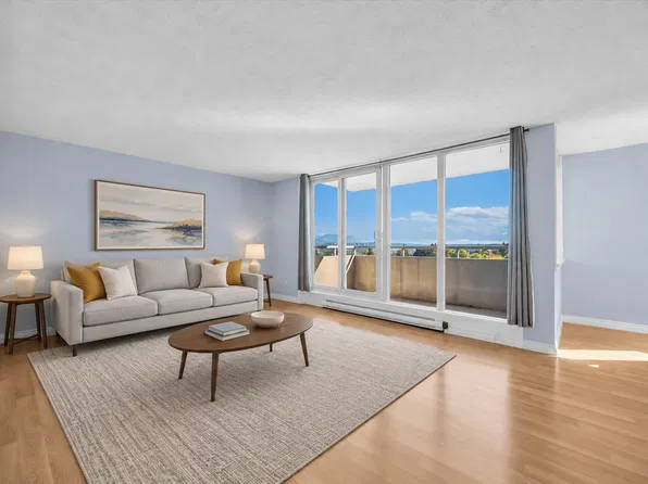4160 Sardis St #1206, Burnaby, BC V5H 1K2