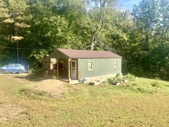 1605 Liberty Rd, Camden, TN 38320