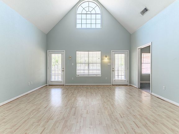 2nd image of 9009 Ravenswood Rd