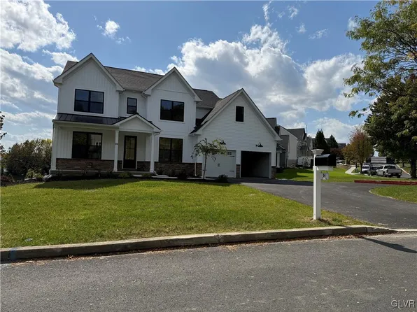 84 Witman Dr, Upper Macungie Township, PA 18031