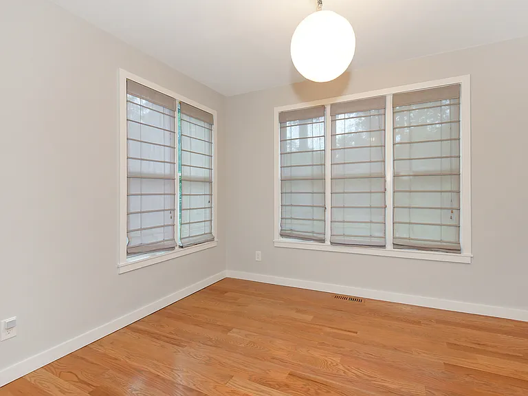 160 Sycamore Rd — Photo 19
