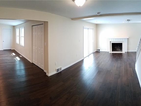 5th image of 9133 Champlain Ave