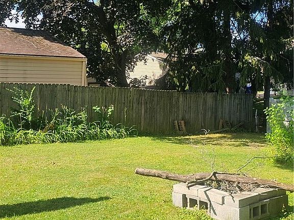 4th image of 2626 Archwood Pl