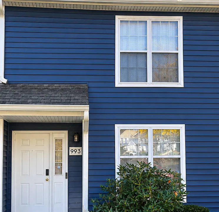 993 Roundhouse Ct