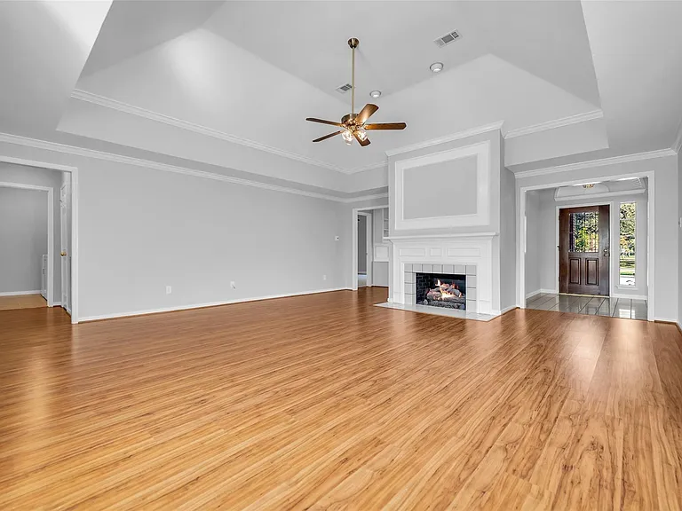 3827 Bratton St — Photo 7