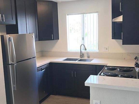 4th image of 5410-5420 Lea St #4