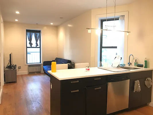 Rented by Simply Brooklyn Realty Inc | media 8